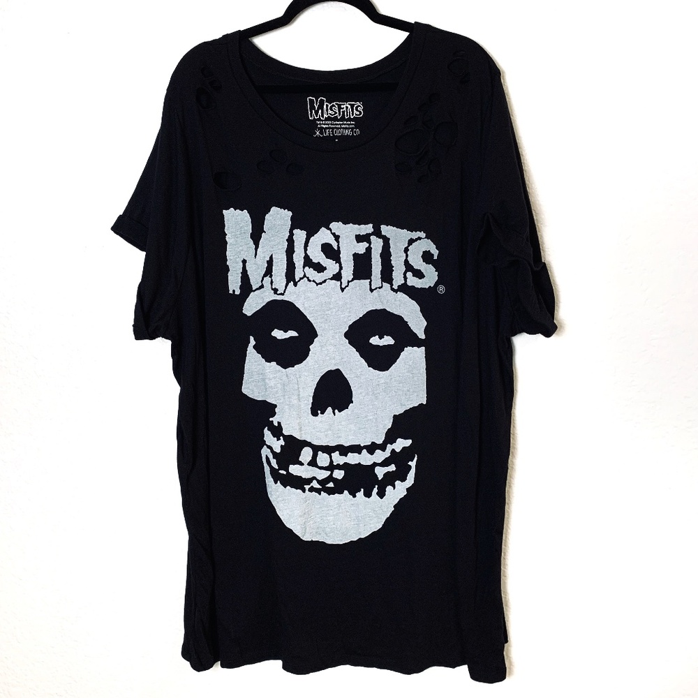 Misfits Graphic Band Tee Size 5X  Skull Punk Rock Horror Theme Distressed Holes